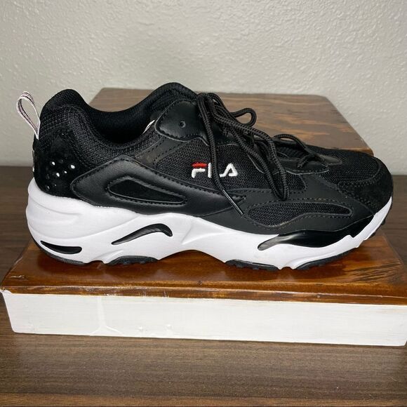 NWOT Fila Ray Tracer Chunky Sneakers Black and White Size 7 - Picture 7 of 10